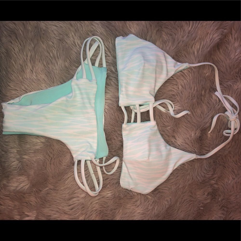 Matching full set women’s Bikini top and bottoms